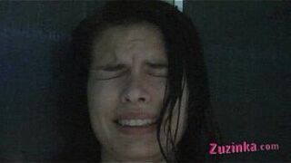 Оргазм в бассейне - порно видео