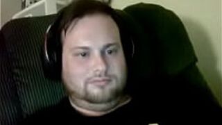 Роберт Доус-Хеган мастурбирует - порно видео