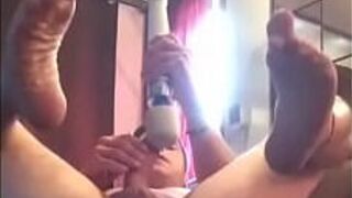 МАСТУРБИРУЮ БОЛЬШИМ ВИБРАТОРОМ - порно видео