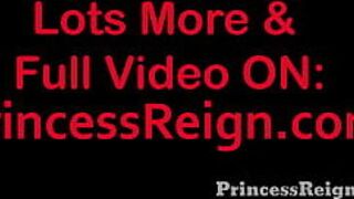 Мастербейт с моим дилдо превращается в тройничок - порно видео