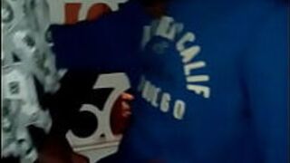 Гетто мотыга в студии - порно видео