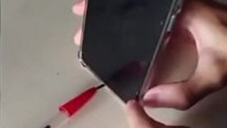 Трахаю шаловливую ручку моего соседа - порно видео