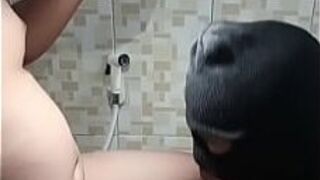 Арендуйте чью-нибудь жену для секса с вами в отеле и попросите дорогие деньги, чтобы трахать ее, пока она не будет удовлетворена - порно видео