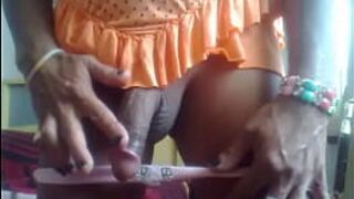 Джози делает фетиш-заказы - порно видео