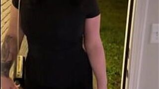 Грязно говорящая шлюха с большой офигенной задницей скачет на члене в позе обратной наездницы как профессионал, затем получает большой камшот на ее сиськи и высасывает всю сперму в конце - порно видео