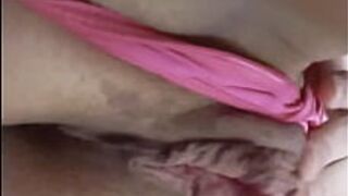 Самостоятельное растирание киски - порно видео