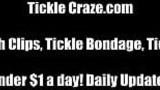 От нашей щекотной вечеринки нет выхода - порно видео