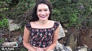 Губы киски снаружи - порно видео