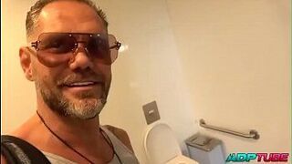 Большая задница из колумбии - порно видео