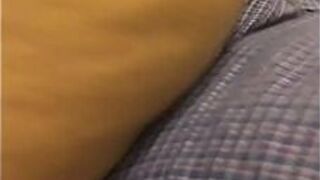 Подруга скачет на сливочном хуе - порно видео