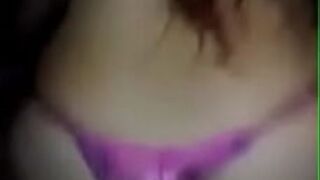 Она очень рада своей киске - порно видео