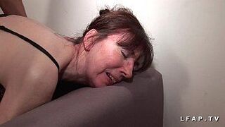 Французская зрелая анальная фистинг с оральным кримпаем для любительского порно кастинга - порно видео