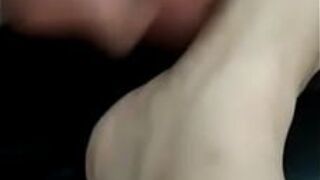 Симпатичная ступня со спермой - порно видео